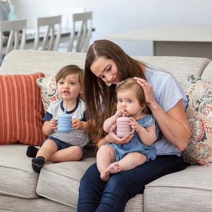 LA TASSE D'APPRENTISSAGE EN SILICONE™|UNE ALIMENTATION SÛRE ET CONFORTABLE - maman-bambin